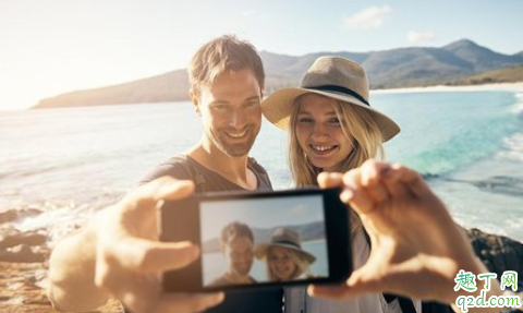 不重视节日的男朋友值得交往吗 男朋友节日不送礼物怎么办