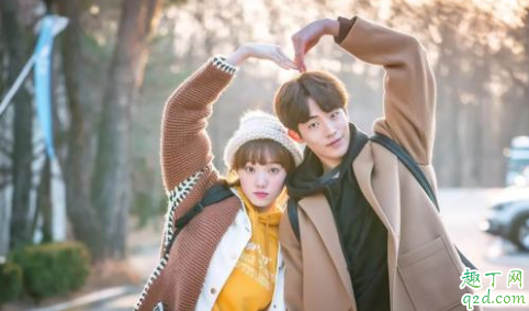 不重视节日的男朋友值得交往吗 男朋友节日不送礼物怎么办