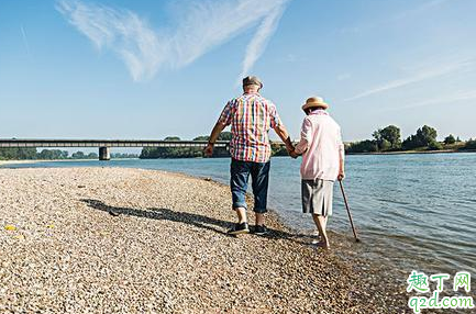 老夫老妻没有了感情应该怎么办 什么会消耗夫妻之间的感情