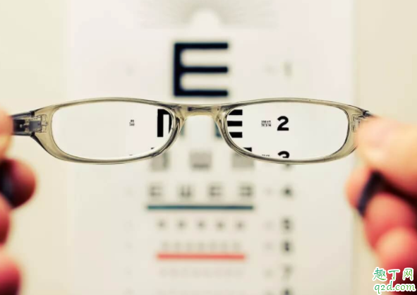 眼睛有白内障会引起痒痛吗 白内障发展到最后会怎么样