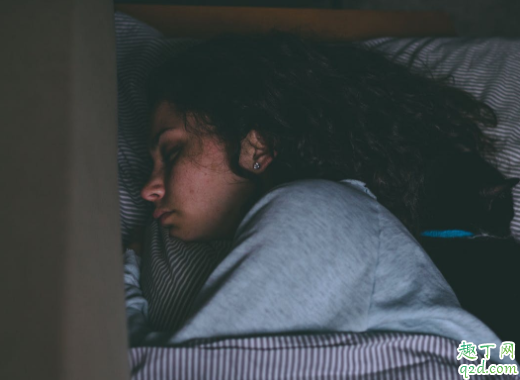 打呼噜有什么好的办法可以控制一下 睡觉会打呼噜是不是病