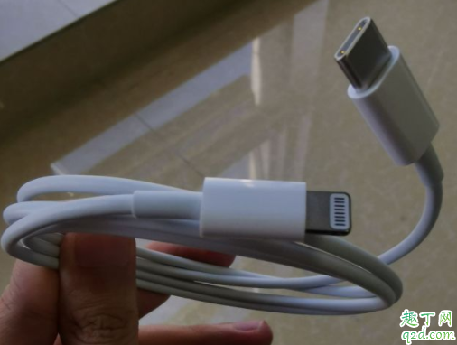 airpods pro充电线是快充线吗 airpods pro充电线配什么充电头