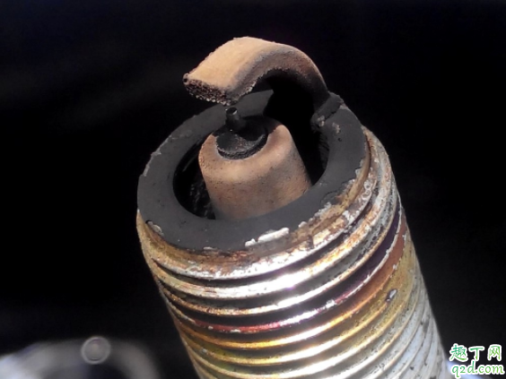 轿车火花塞不换有什么后果 火花塞发黄是什么原因