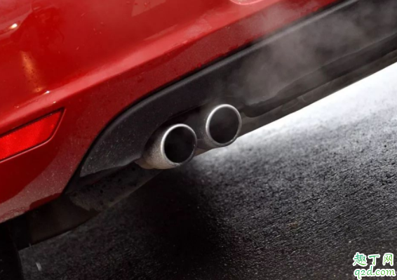 汽车排气筒滴水好吗 汽车排气管不滴水正常吗
