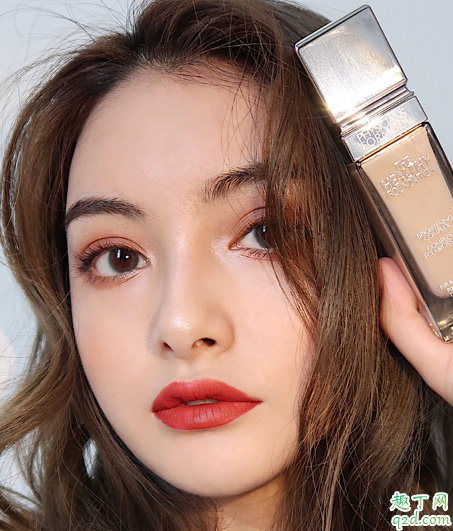 pf粉底液新版和旧版的区别 pf粉底液真假对比图