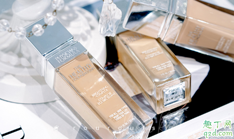 pf粉底液新版和旧版的区别 pf粉底液真假对比图