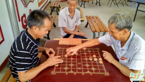老人关节痛是什么原因 到了中年为什么身上关节疼