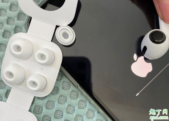 airpods pro耳塞套怎么取下来 airpods pro耳塞贴合度测试在哪