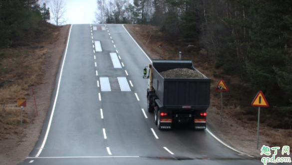 手动挡爬坡用什么档位 手动挡爬坡挂一档会不会伤车