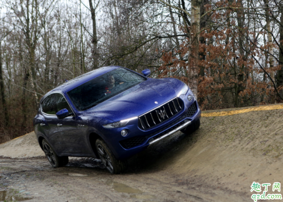 汽车发动机舱怎么散热 发动机水箱开锅怎么办