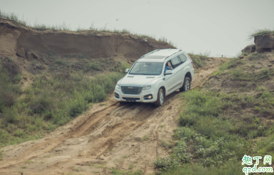 汽车下坡为什么要减档 下坡挂高速挡还是低速档