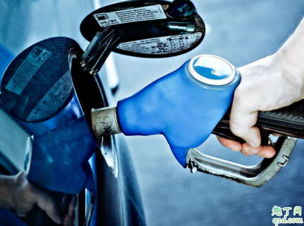 油箱没用空加油是不是伤车 汽车油箱加油加几成合适