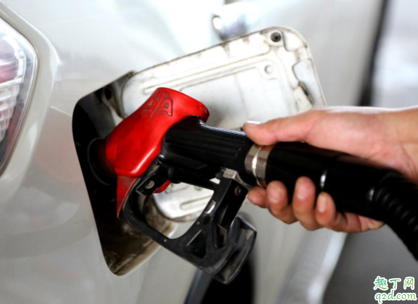 油箱没用空加油是不是伤车 汽车油箱加油加几成合适