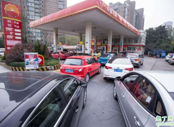 油箱没用空加油是不是伤车 汽车油箱加油加几成合适