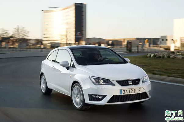 新车有没必要打蜡 白色车会发黄吗