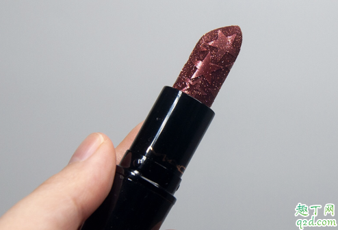 mac2019圣诞限定walk of flame好看吗 mac walk of flame口红试色