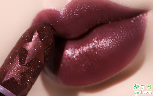 mac2019圣诞限定walk of flame好看吗 mac walk of flame口红试色