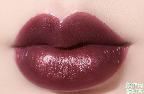 mac2019圣诞限定walk of flame好看吗 mac walk of flame口红试色