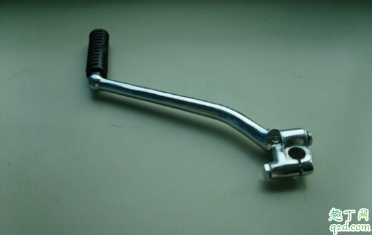 摩托车没有启动杆怎么启动 摩托车启动杆卡死了踩不动是什么原因