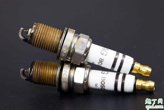 火花塞断了怎么取出来 火花塞坏了一个要不要全部换