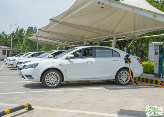 新能源电动汽车充电怎么充 新能源汽车性能如何