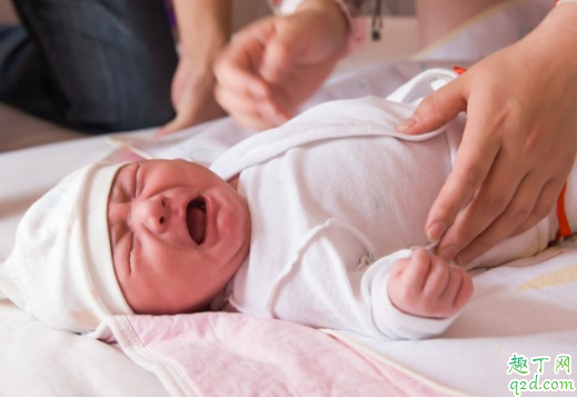 宝宝开荤是不是舔一下就行了 宝宝多大开荤比较好