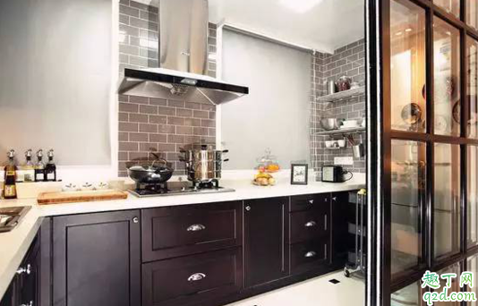 做饭用油烟机开窗户好还是关窗户好 做饭用油烟机要不要开窗户