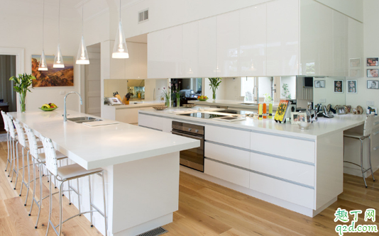 厨房地砖什么颜色耐脏 厨房地砖什么材质比较好