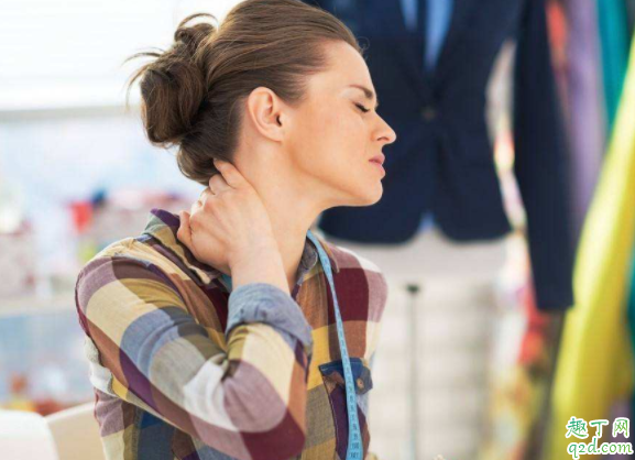 颈椎僵硬不舒服怎么办 脖子僵硬做什么运动好