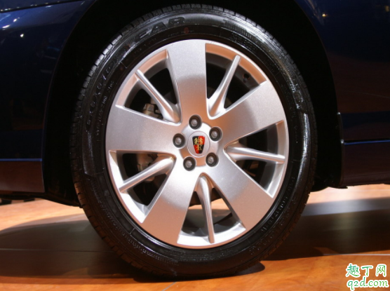 汽车转弯时轮胎为什么会响 汽车冬天轮胎转弯有咯噔声是什么问题