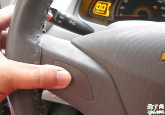 汽车喇叭不响检查哪里 车喇叭不响了是哪里的原因