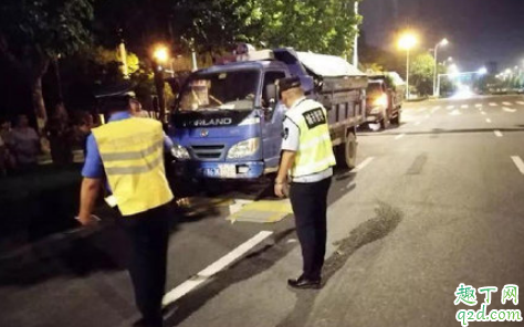 大货车超载应该入刑吗 无锡高架桥坍塌谁负主要责任