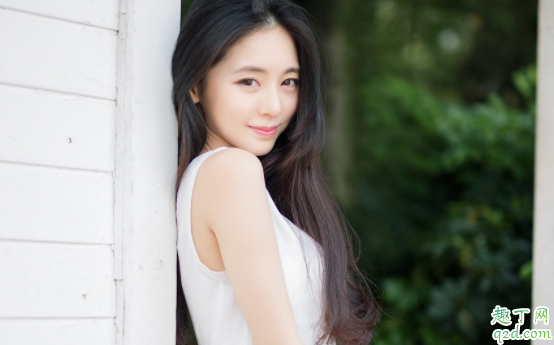 睡觉不用枕头可以改善驼背吗 含胸驼背怎么矫正锻炼