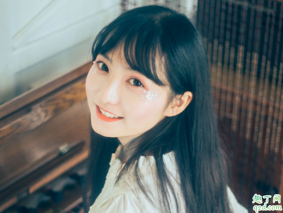 眼前有透明漂浮物是什么原因 为什么眼睛能看到很多透明的小圆点