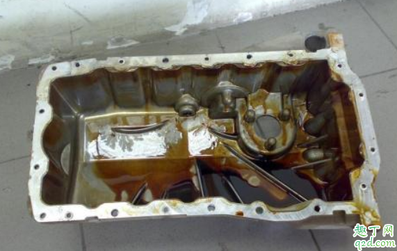 汽车机油为什么用合成机油 发动机换全合成机油前需要清洗么