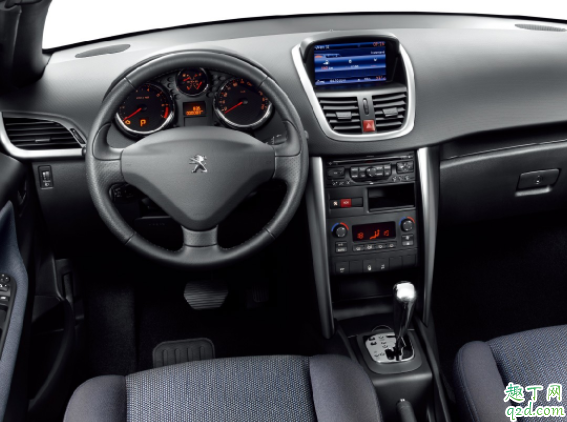 自动挡用什么控制车速 自动挡匀速一直踩着油门吗