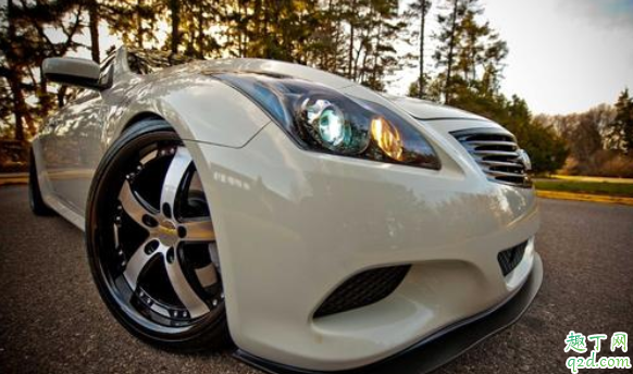 汽车保险杠裂了怎么修 保险杠撞破了还能修复吗