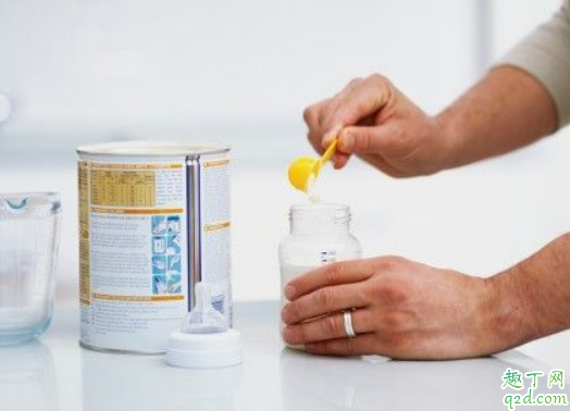 婴儿奶粉要几度的水冲 婴儿奶粉要注意什么细节