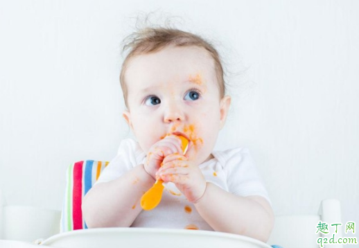 新生儿拉大便能用湿巾吗 婴儿大便用湿巾好还是用水洗好