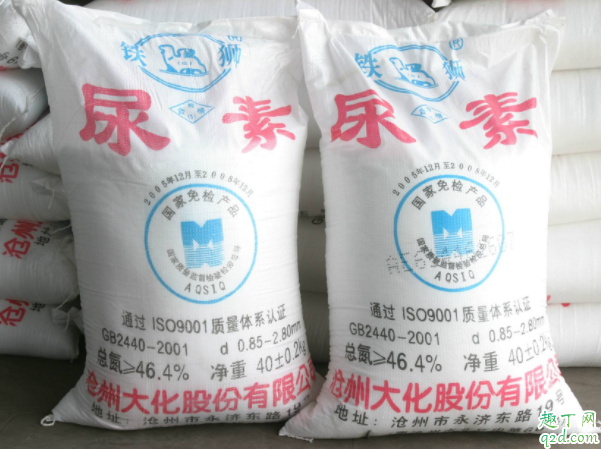 草木灰可以和复合肥一起施肥吗 尿素和草木灰可以一起下吗