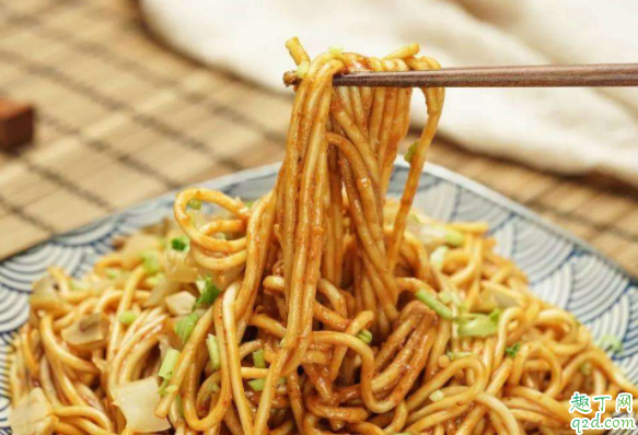 胃溃疡吃热干面行不行 胃溃疡是怎么导致的