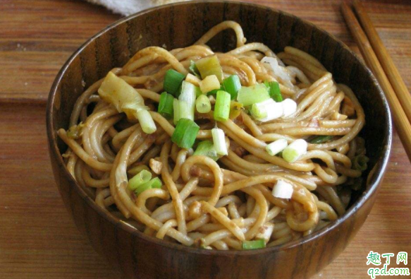 胃溃疡吃热干面行不行 胃溃疡是怎么导致的