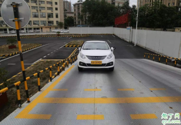 科目二半坡起步熄火扣分吗 科目二上坡怎么踩离合不熄火