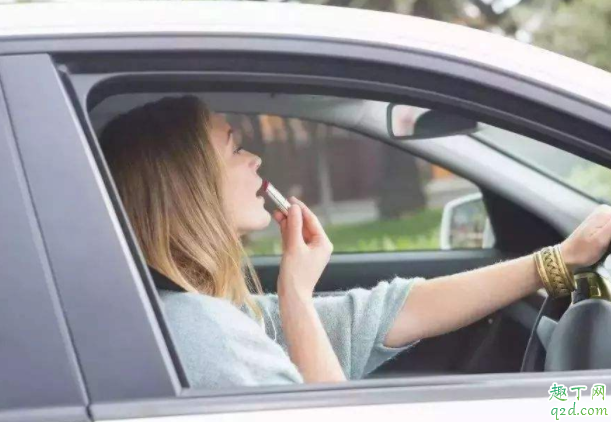 自动档松油门车子顿挫正常吗 手动挡车松油门顿挫是什么原因