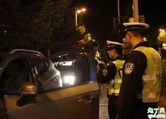 因为什么吊销驾照可以再考 长期驾照扣完分降级吗