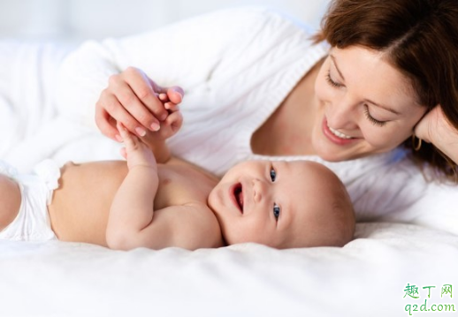 满月发汗可以排毒吗 满月发汗到底好还是不好