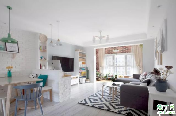 窗帘装客厅好看还是阳台好看 阳台和客厅不做推拉门窗帘装哪里好