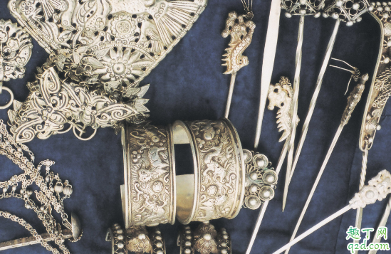 银饰用牙膏能清理干净吗 用牙膏清洗银饰品要注意什么