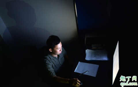 每天凌晨一两点睡觉会猝死吗 人正常情况熬夜几天会死