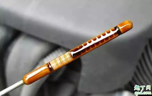 柴油机冒机油怎么回事 柴油机机油变白是什么原因